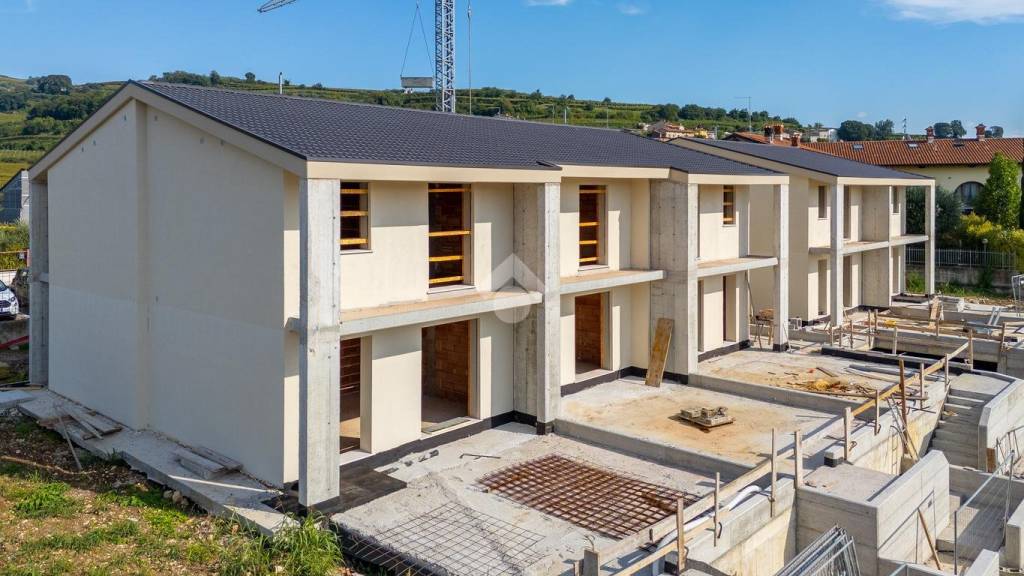 casa indipendente in vendita a Soave