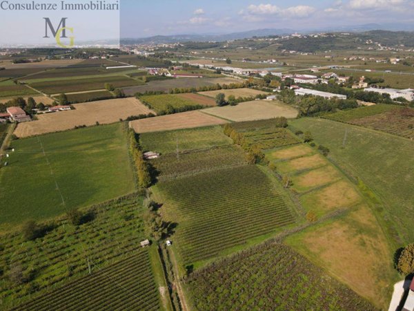 terreno agricolo in vendita a Soave in zona Castelletto