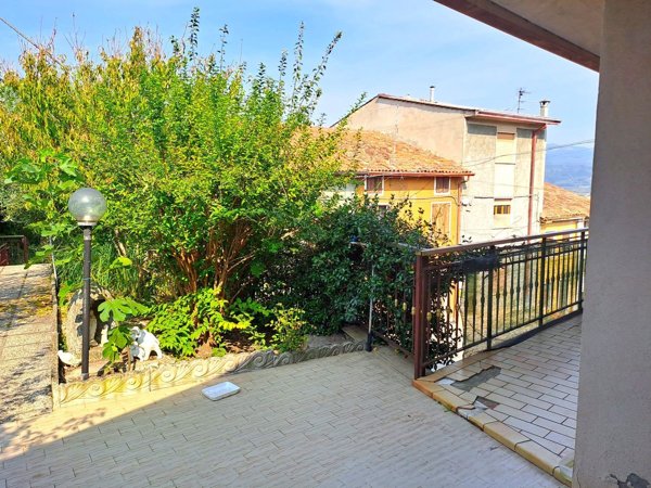 casa indipendente in vendita a Soave in zona Castelcerino