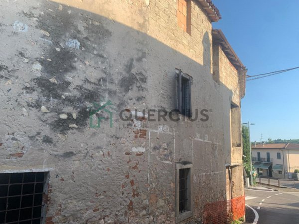 casale in vendita a Soave in zona Costeggiola