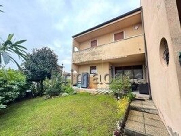 casa indipendente in vendita a Soave