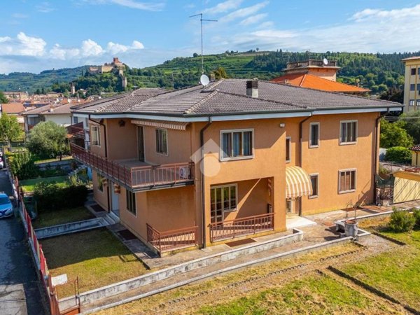 casa indipendente in vendita a Soave