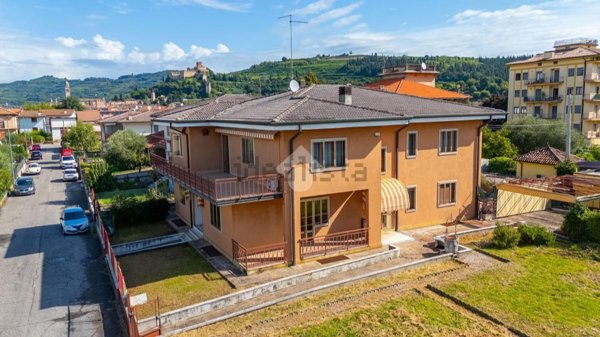 casa indipendente in vendita a Soave