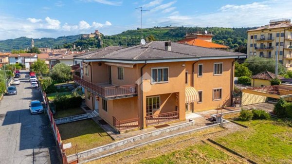 casa indipendente in vendita a Soave in zona Castelletto