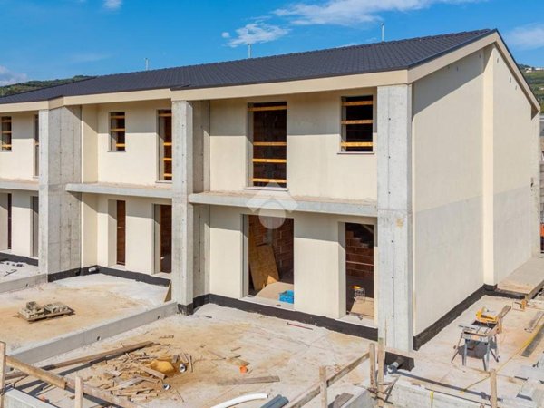 casa indipendente in vendita a Soave