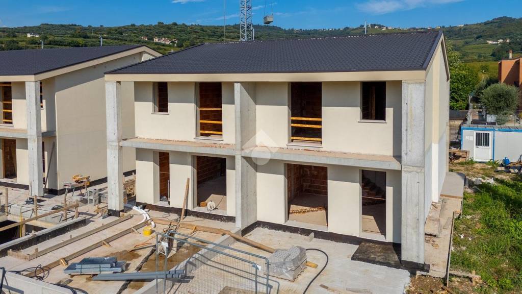 casa indipendente in vendita a Soave