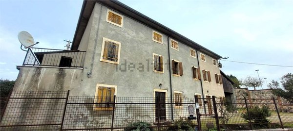 casa indipendente in vendita a Soave in zona Castelcerino