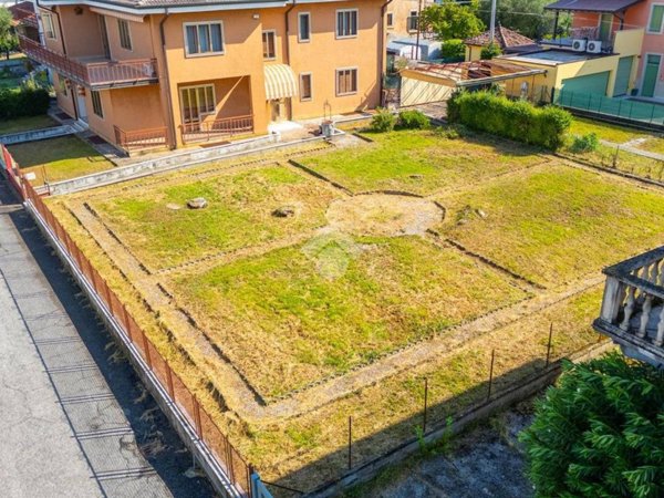 casa indipendente in vendita a Soave