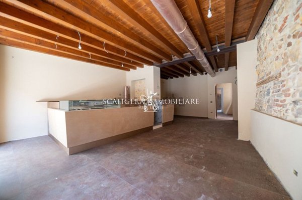 negozio in vendita a Soave