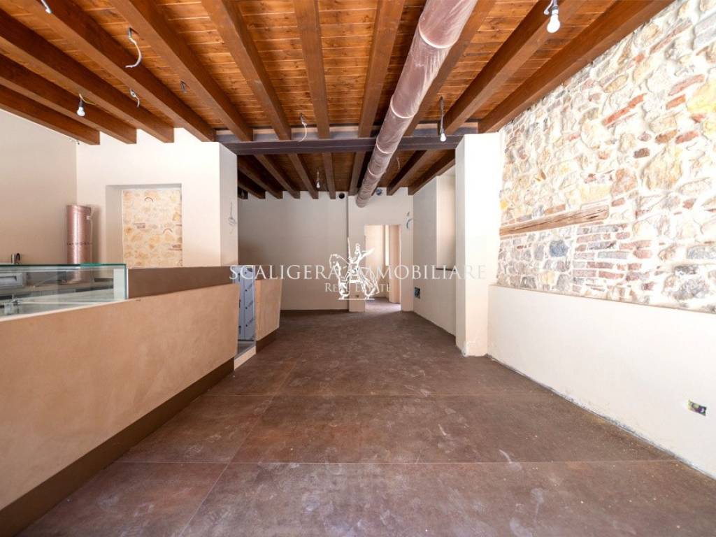 negozio in vendita a Soave