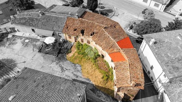 casa indipendente in vendita a Soave in zona Costeggiola