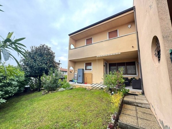 casa indipendente in vendita a Soave