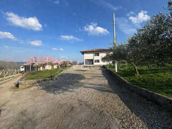casa indipendente in vendita a Soave