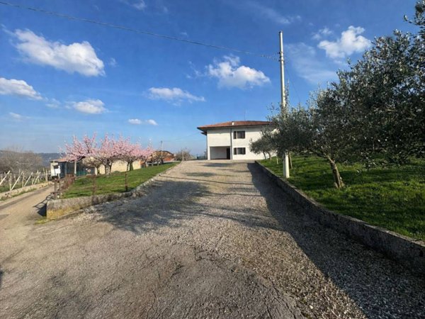 casa indipendente in vendita a Soave