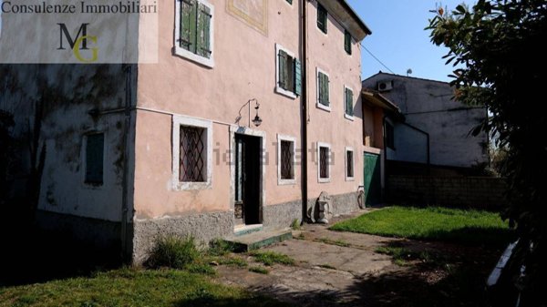 casale in vendita a Soave