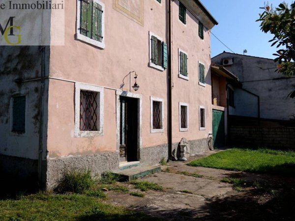 casa indipendente in vendita a Soave