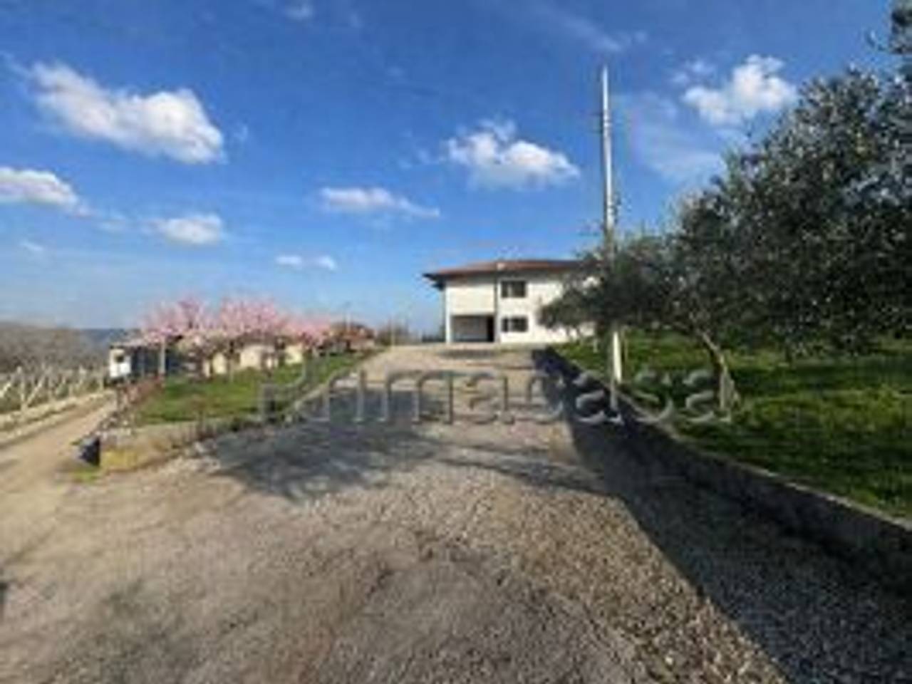 casa indipendente in vendita a Soave in zona Castelletto