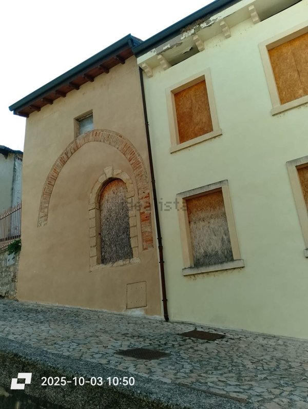 casale in vendita a Soave in zona Castelletto