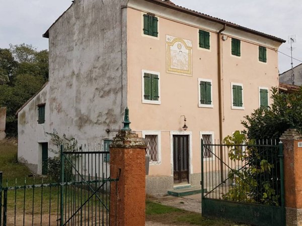 casa indipendente in vendita a Soave