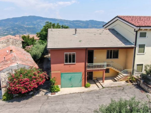casa indipendente in vendita a Soave in zona Castelletto