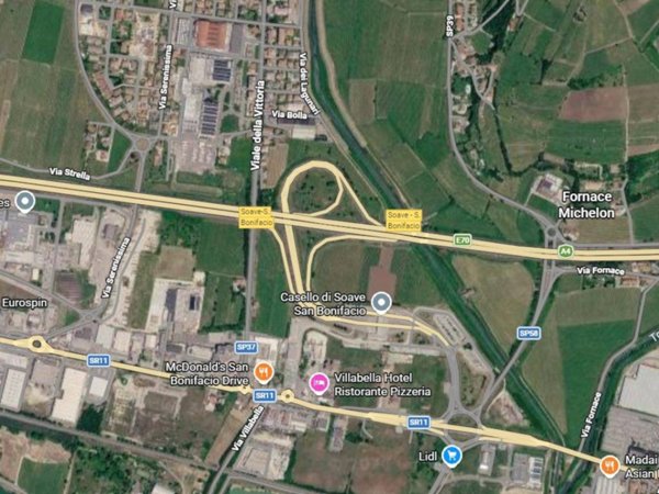 negozio in vendita a Soave in zona Castelletto