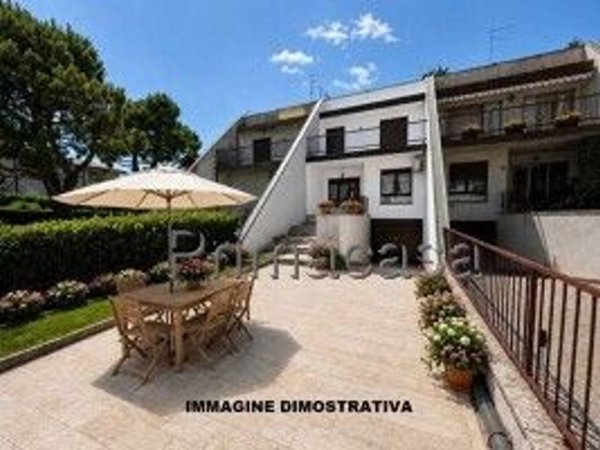 casa indipendente in vendita a Soave in zona Castelletto