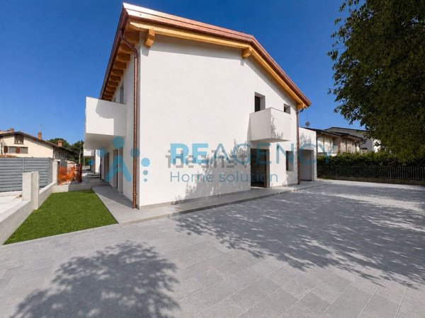 casa indipendente in vendita a Soave in zona Castelletto