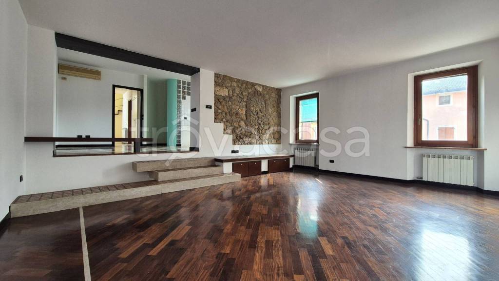 appartamento in vendita a Soave in zona Castelletto