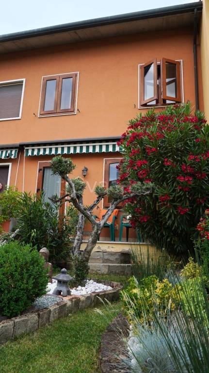 casa indipendente in vendita a Soave in zona Castelletto