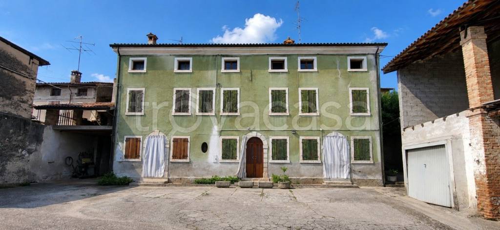 casa indipendente in vendita a Soave in zona Castelletto
