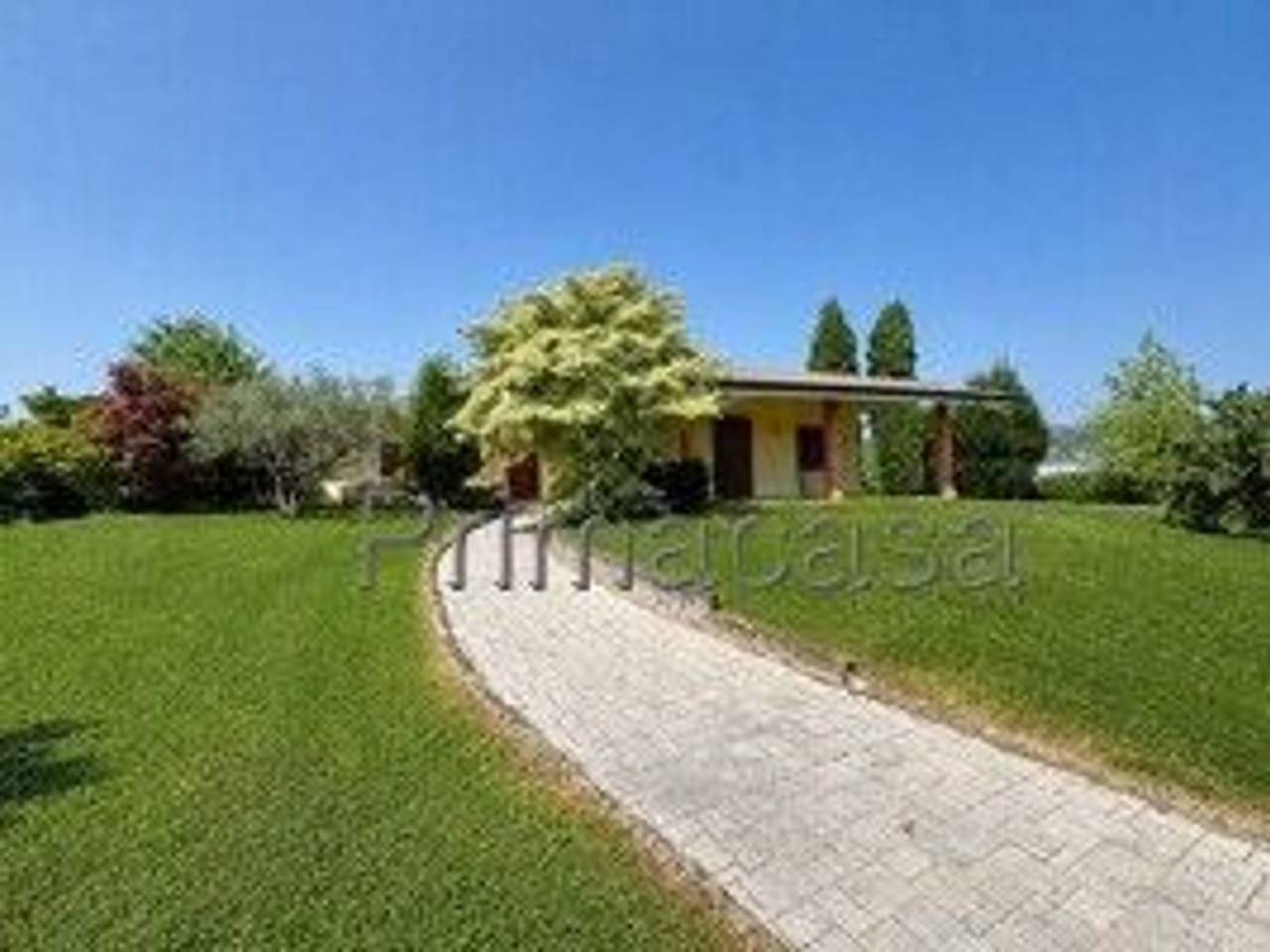 casa indipendente in vendita a Soave in zona Castelletto