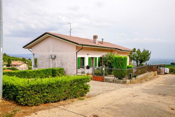 casa indipendente in vendita a Soave in zona Castelletto