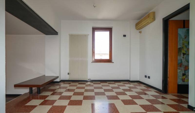 appartamento in vendita a Soave in zona Castelletto