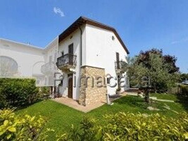 casa indipendente in vendita a Soave in zona Castelletto