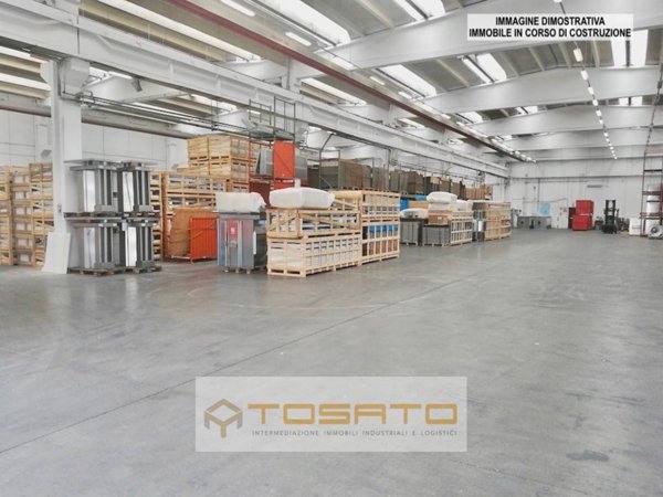 locale commerciale in vendita a Sommacampagna