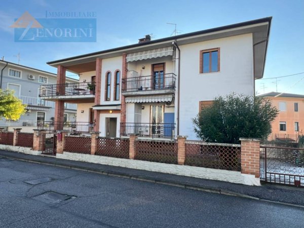 casa indipendente in vendita a Sommacampagna in zona Caselle