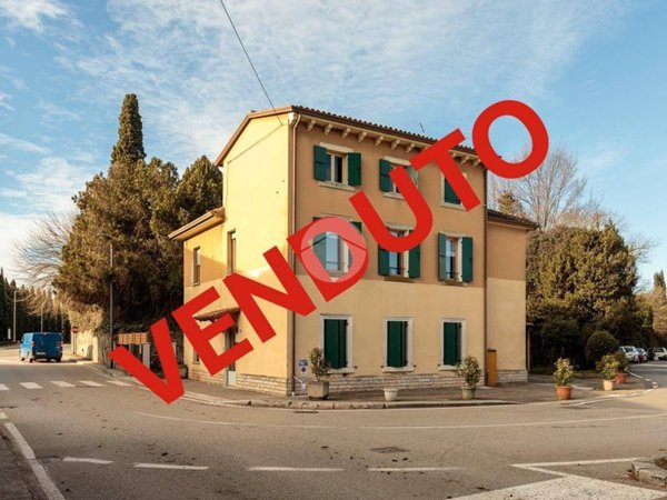 casa indipendente in vendita a Sommacampagna