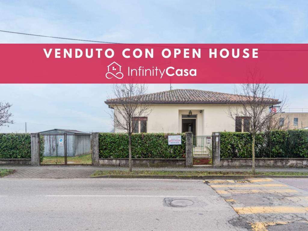 casa indipendente in vendita a Sommacampagna in zona Caselle
