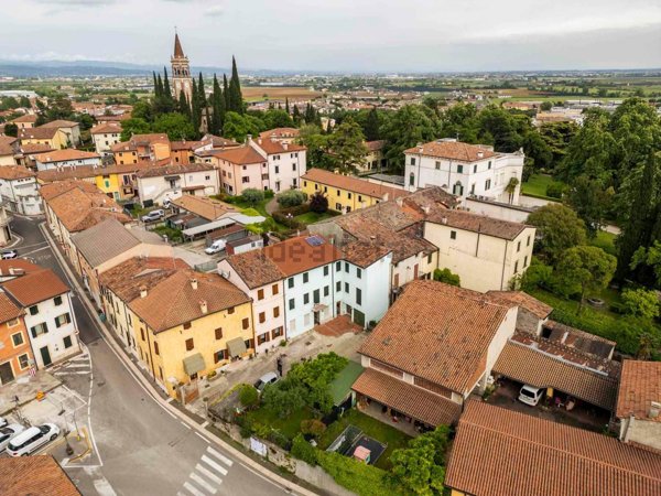 casa indipendente in vendita a Sommacampagna