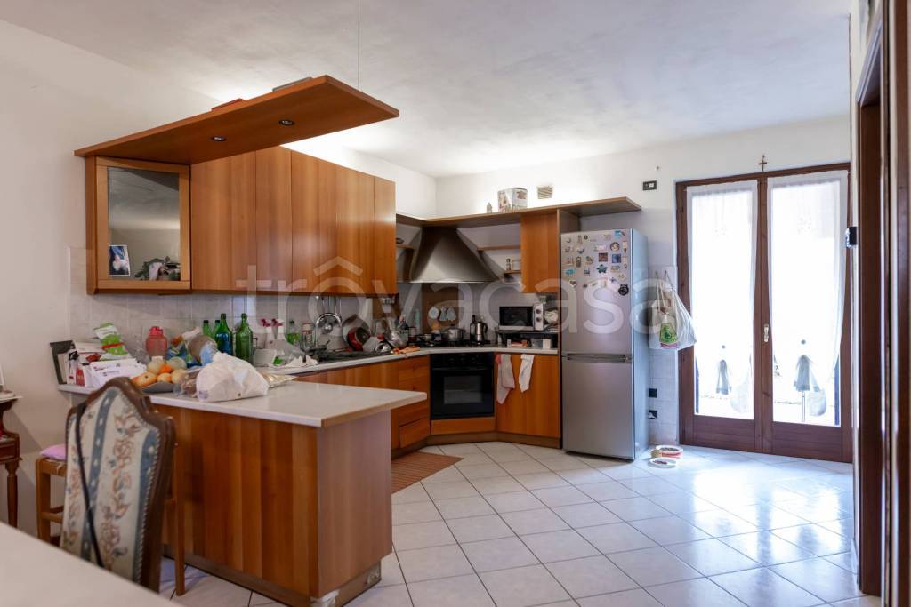 casa indipendente in vendita a Sommacampagna in zona Caselle