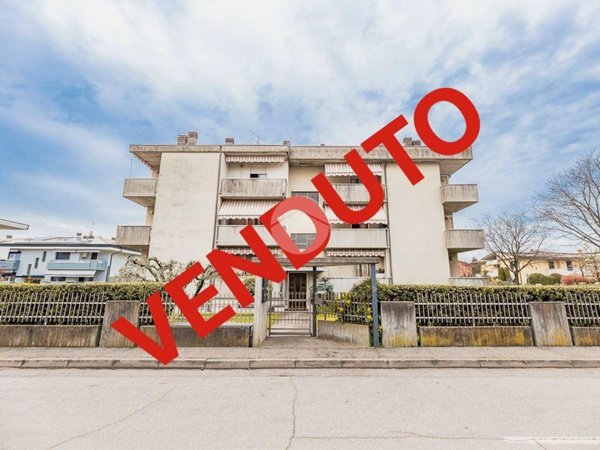 appartamento in vendita a Sommacampagna in zona Caselle