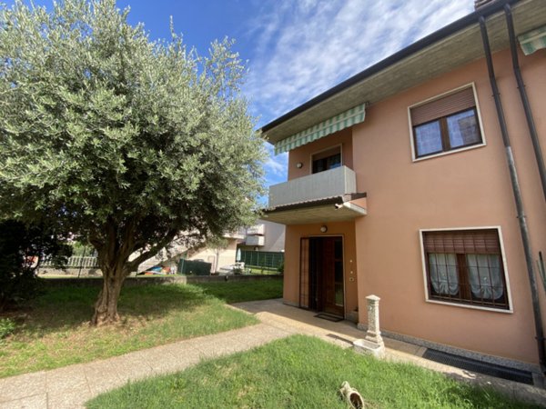 casa indipendente in vendita a Sommacampagna