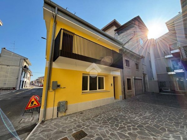 casa indipendente in vendita a Sommacampagna in zona Caselle