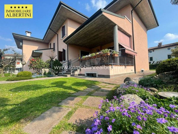 casa indipendente in vendita a Sommacampagna in zona Caselle