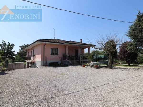 casa indipendente in vendita a Sommacampagna