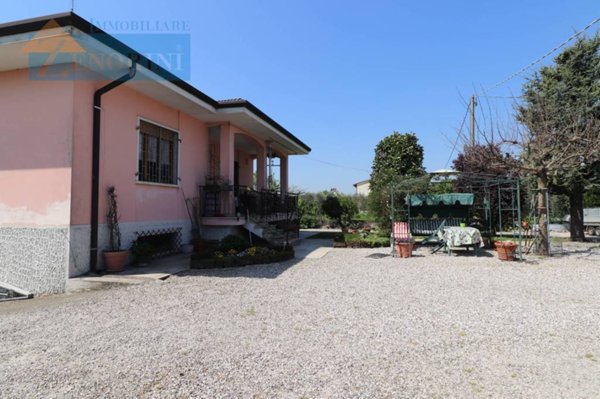casa indipendente in vendita a Sommacampagna