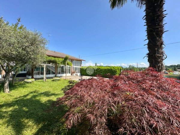 casa indipendente in vendita a Sommacampagna in zona Custoza