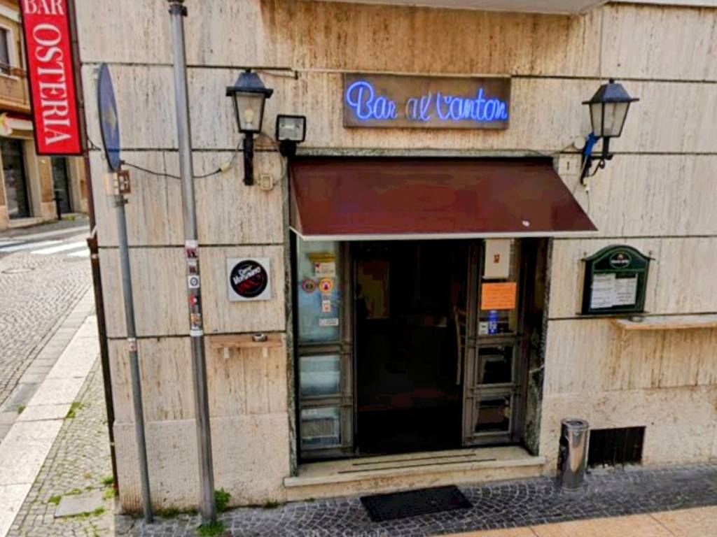 negozio in vendita a Sommacampagna