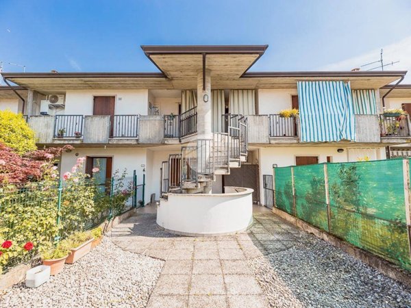 appartamento in vendita a Sommacampagna in zona Caselle