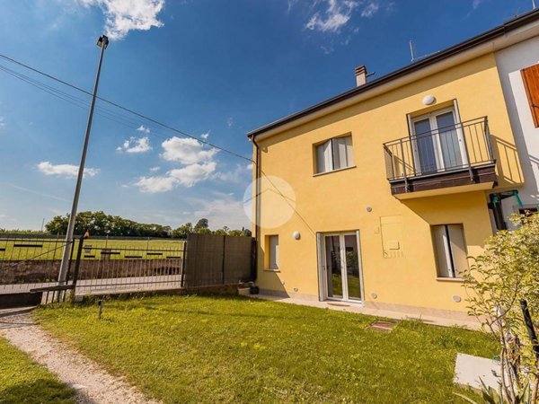casa indipendente in vendita a Sommacampagna